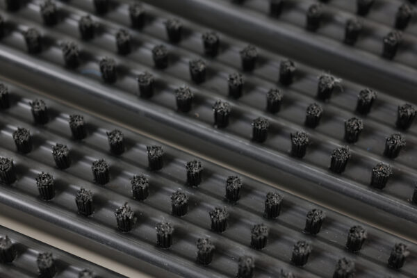 Borstelmat zwart met aluminium – Image 4